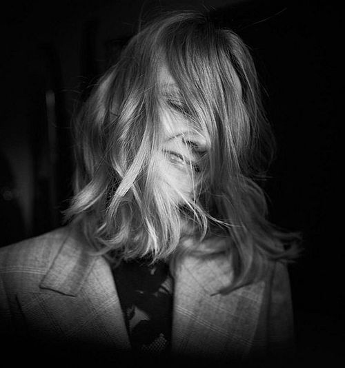 HILDE Werkschau der Musikalischen Theaterperformance als Hommage zum 100. Geburtstag Hildegard Knefs. Kooperation mit der Neuen Apotheke.