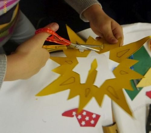 Weihnachtsbasteln für Kinder in der Stadtbücherei