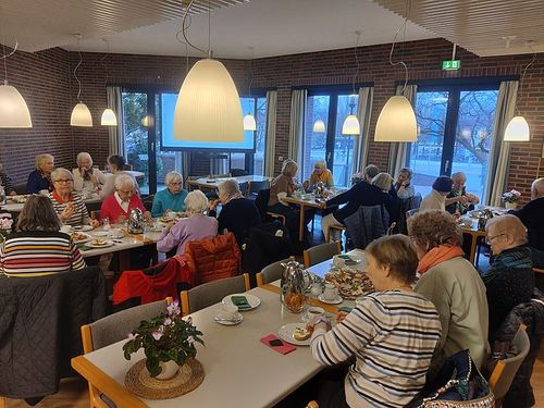 Frühstück mit einem interessanten Gast 