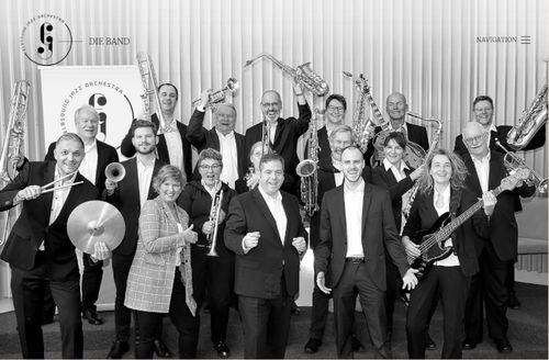 Das Elbsound JazzOrchestra in Schwarzweiß auf einem Screenshot von ihrer Webseite.